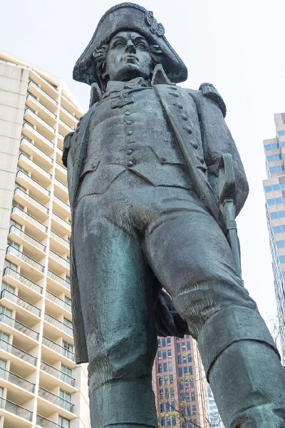 20150429_150844 D4S.jpg - In front of the 4 Seasons Hotel, an heroic statue of Thaddeus Kosciuszko by Marian Konieczny glorifies the Polish military genius. The white and red base of the monument symbolizes the colors of the polish flag. It was given to the United States by the Polish people as sign of Polish-American friendship and to commemorate 200 years of our independence.